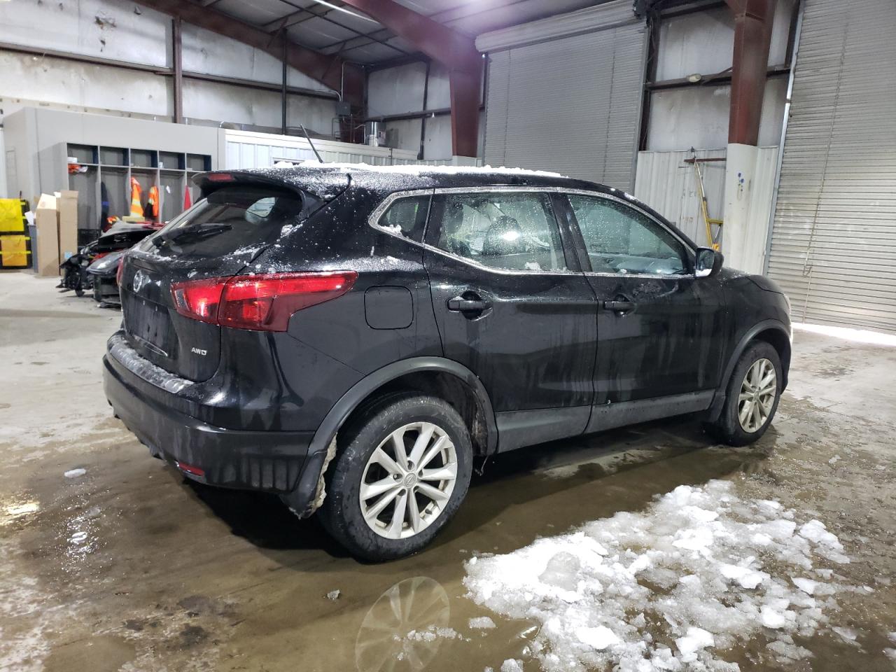 JN1BJ1CR9JW266589 NISSAN ROGUE 2018