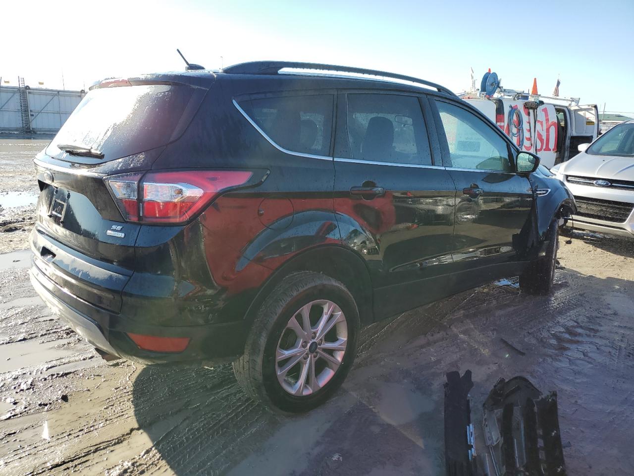 1FMCU0GD9JUC46058 FORD ESCAPE 2018