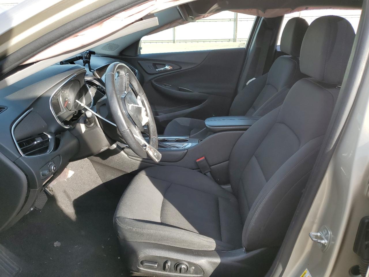 1G1ZE5ST2GF283630 CHEVROLET MALIBU 2016