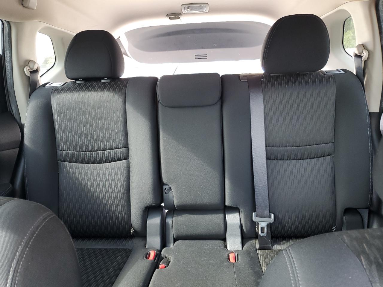 KNMAT2MV5HP516533 NISSAN ROGUE 2017