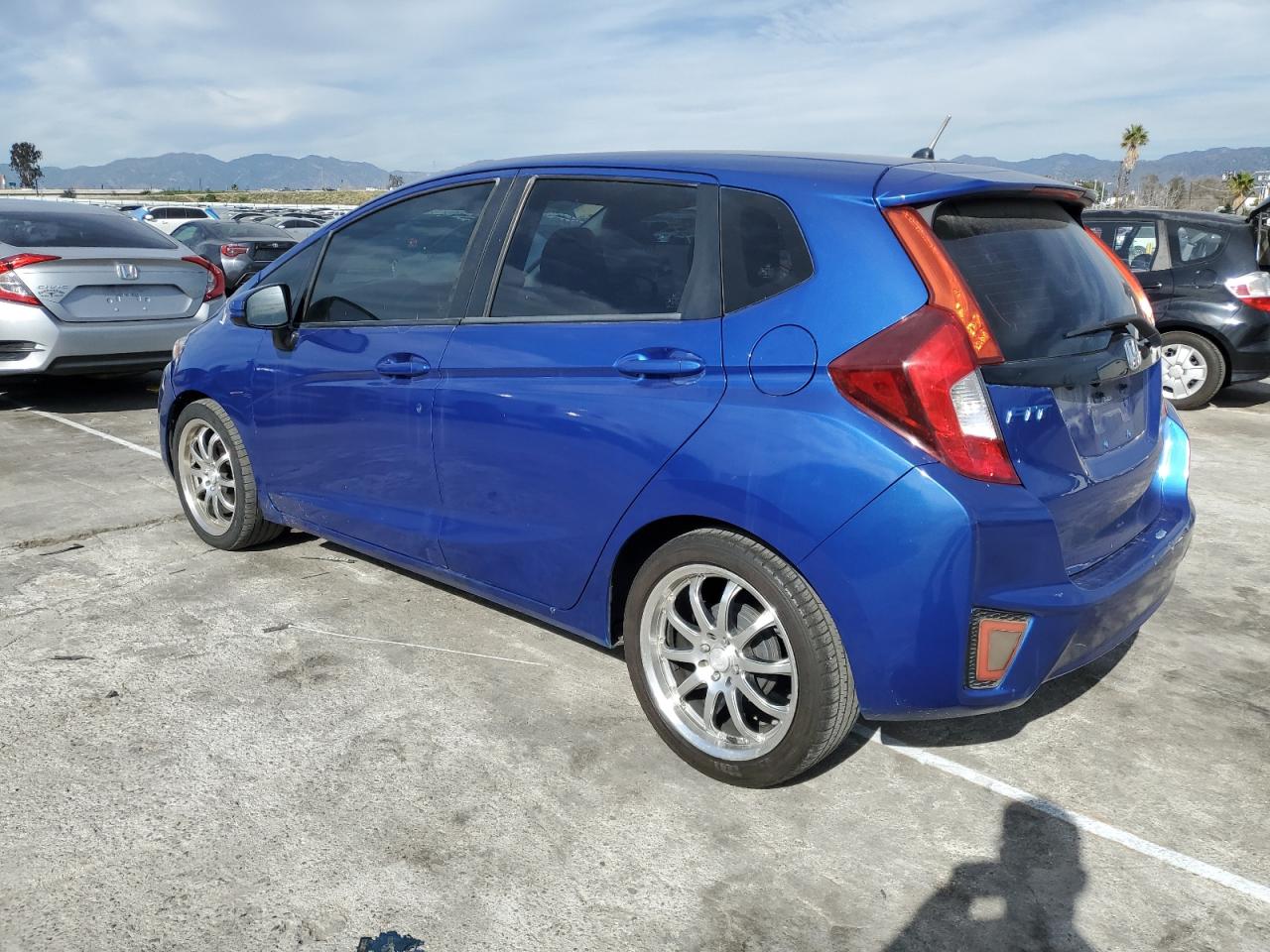 JHMGK5H57GX005587 2016 Honda Fit Lx