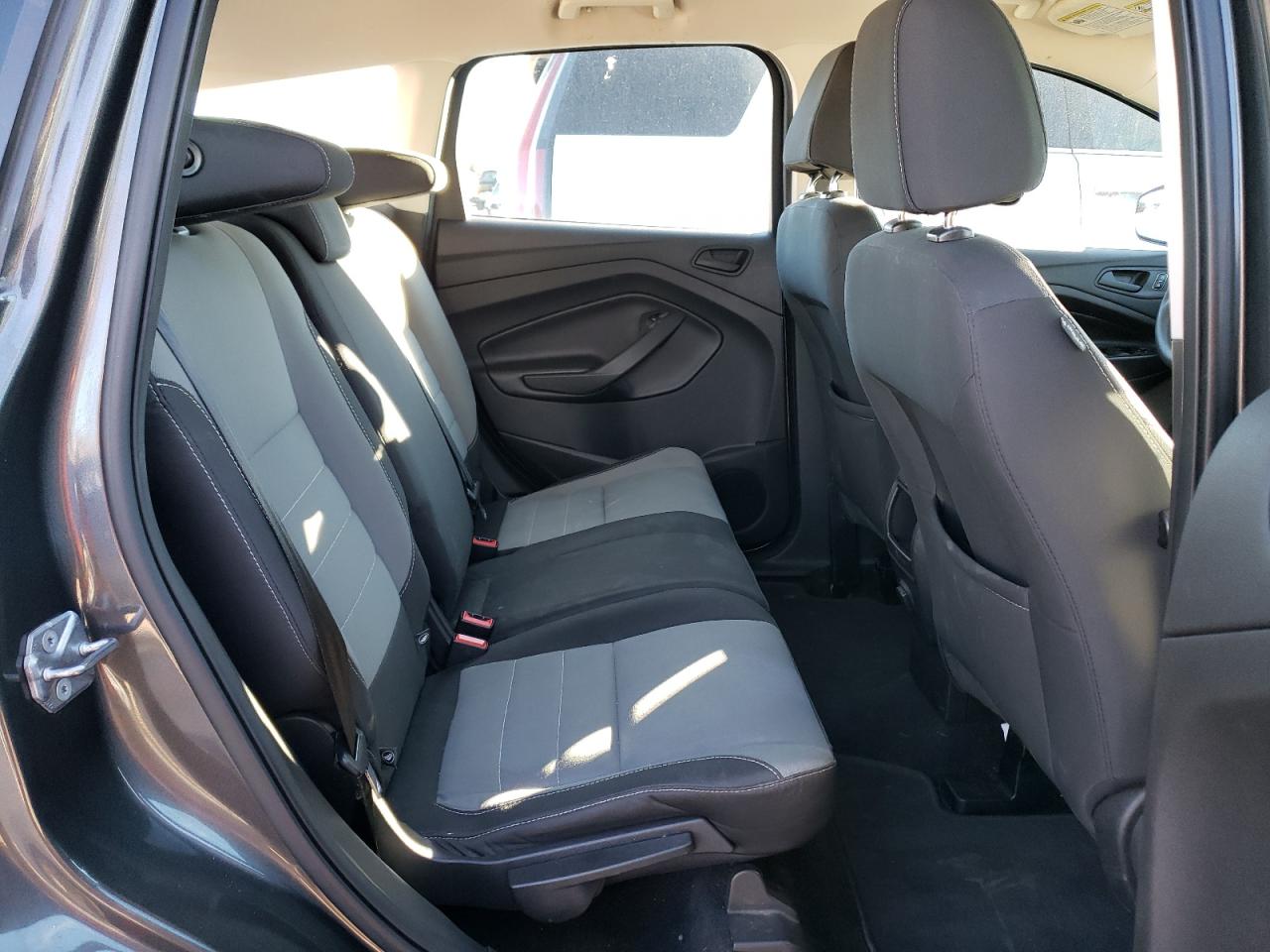 1FMCU0F73HUE15979 FORD ESCAPE 2017