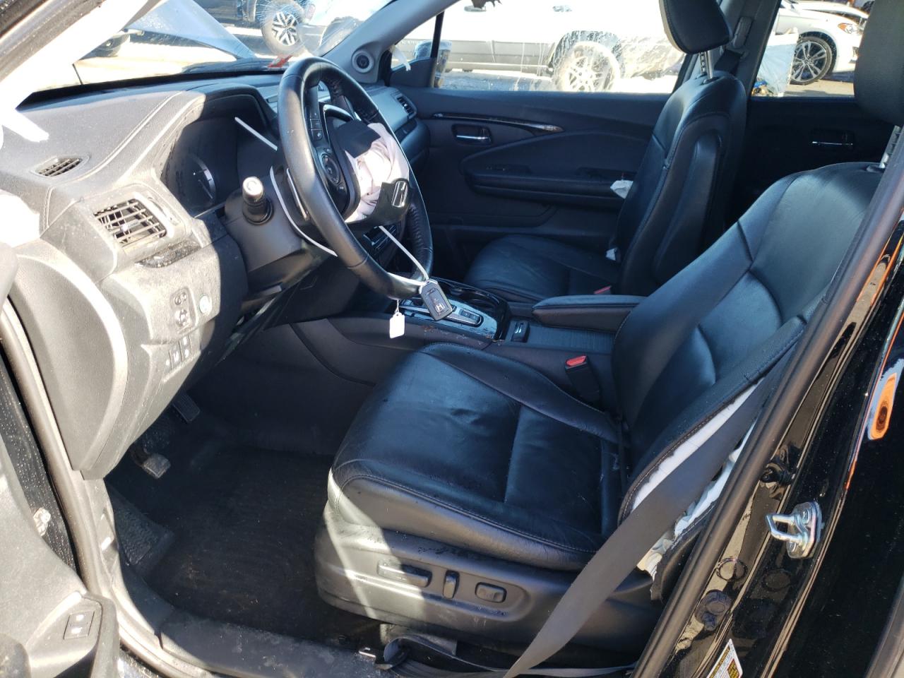VIN: 5FNYF6H96GB081475 2016 HONDA PILOT