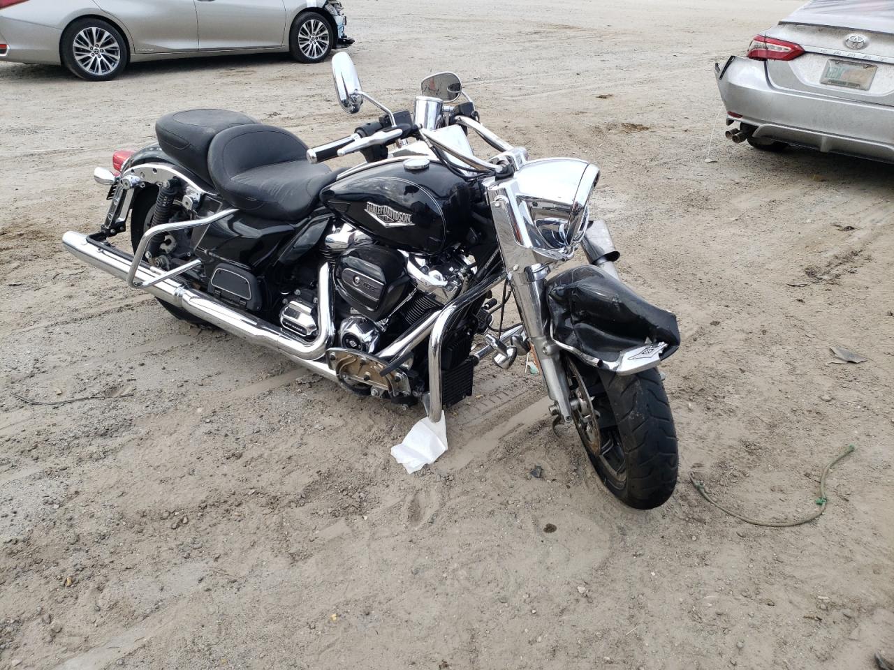 1HD1FBC10HB615553 HARLEY-DAVIDSON FLHR ROAD 2017