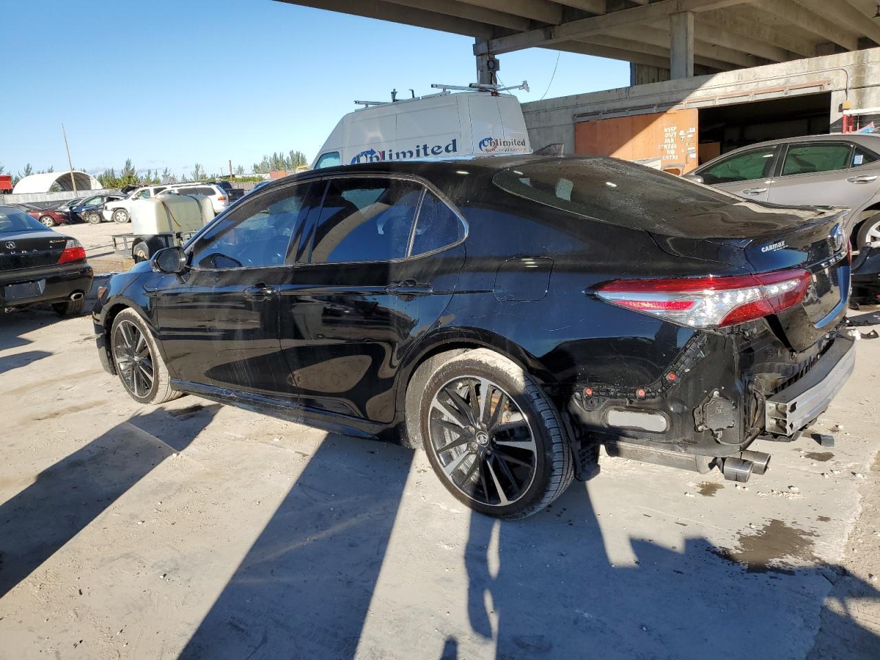 4T1BZ1HKXJU011880 TOYOTA CAMRY 2018
