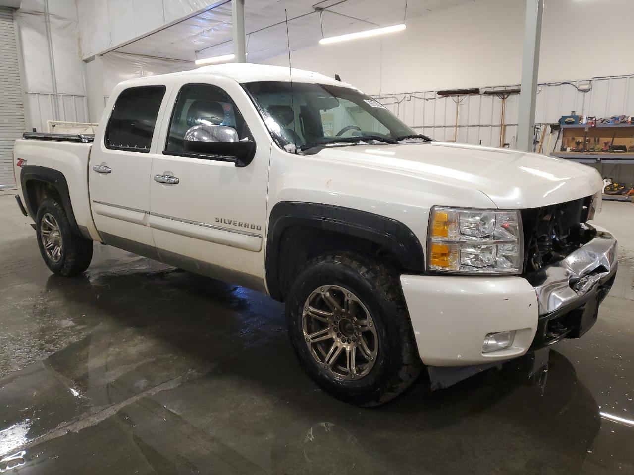 3GCPKSE30BG330243 2011 Chevrolet Silverado K1500 Lt