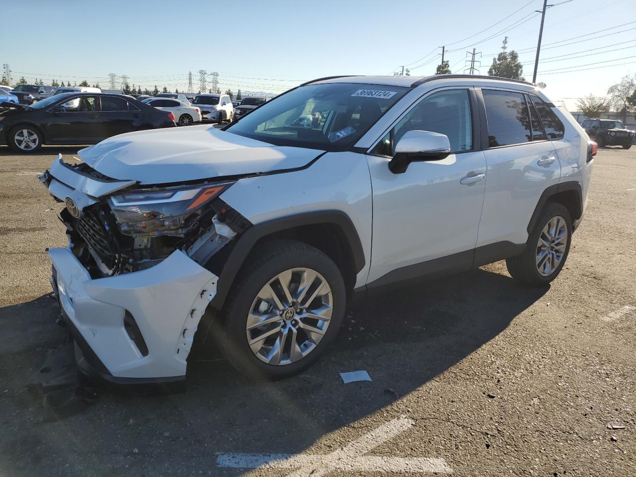 2T3C1RFV2RW309835 2018 Toyota Rav4 Xle Premium