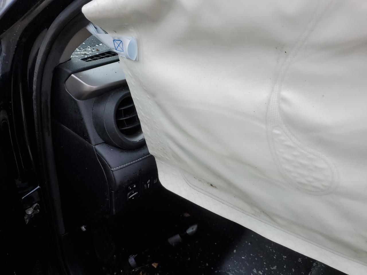 JTMDFREV3HJ155107 TOYOTA RAV4 2017
