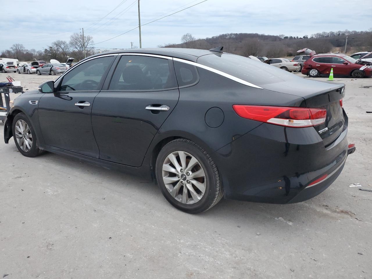 2017 Kia Optima Lx vin: 5XXGT4L35HG123516