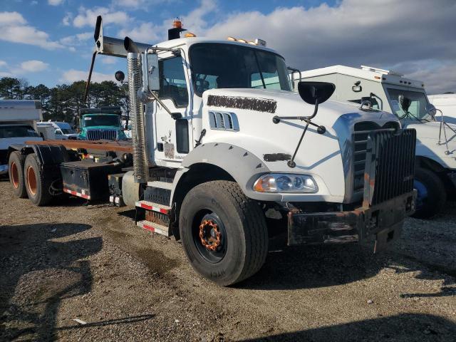 Lot #2327282049 2012 MACK 800 GU800 salvage car