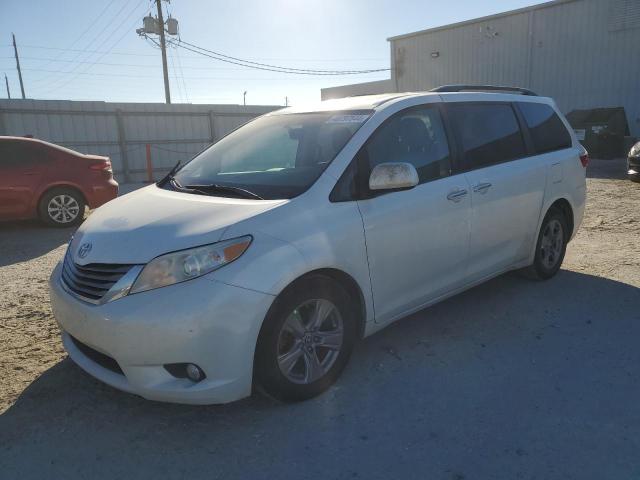 2016 Toyota Sienna XLE