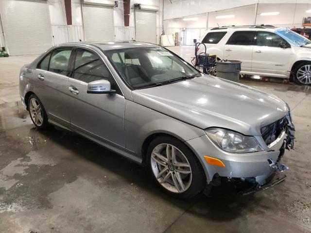 VIN WDDGF4HB4DR274660 2013 Mercedes-Benz C-Class, 250 no.4