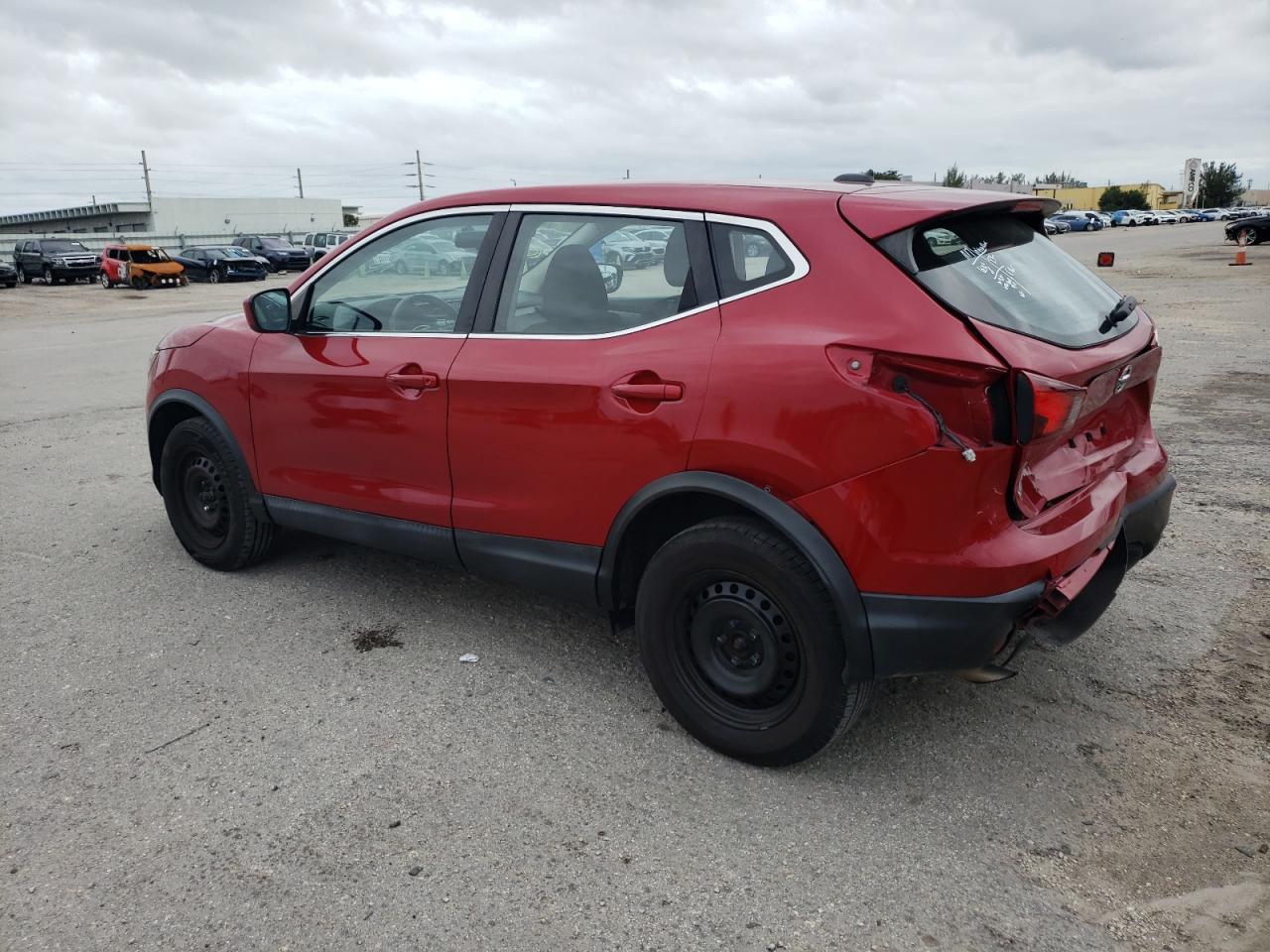 JN1BJ1CR1JW261709 NISSAN ROGUE 2018