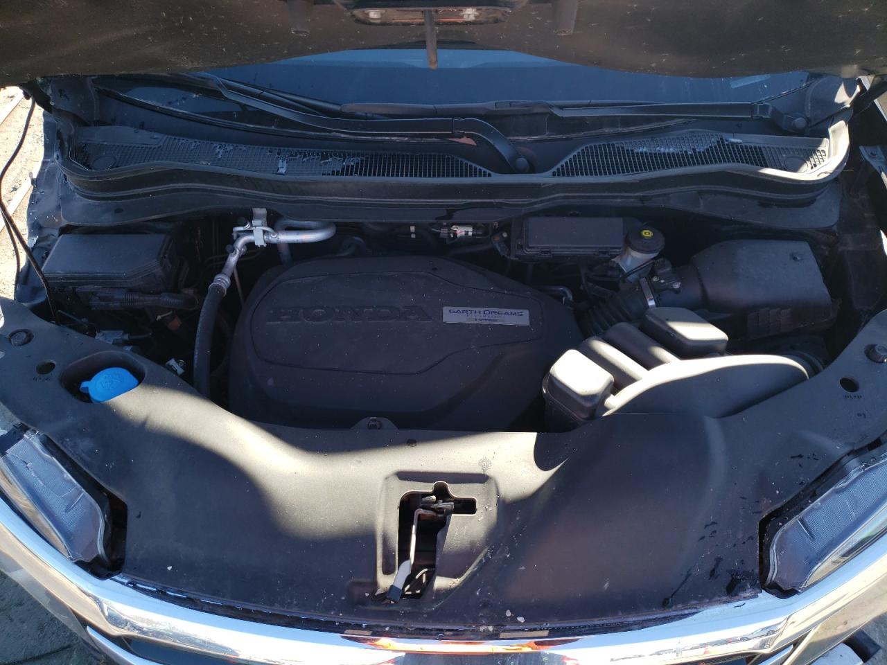 VIN: 5FNYF6H96GB081475 2016 HONDA PILOT