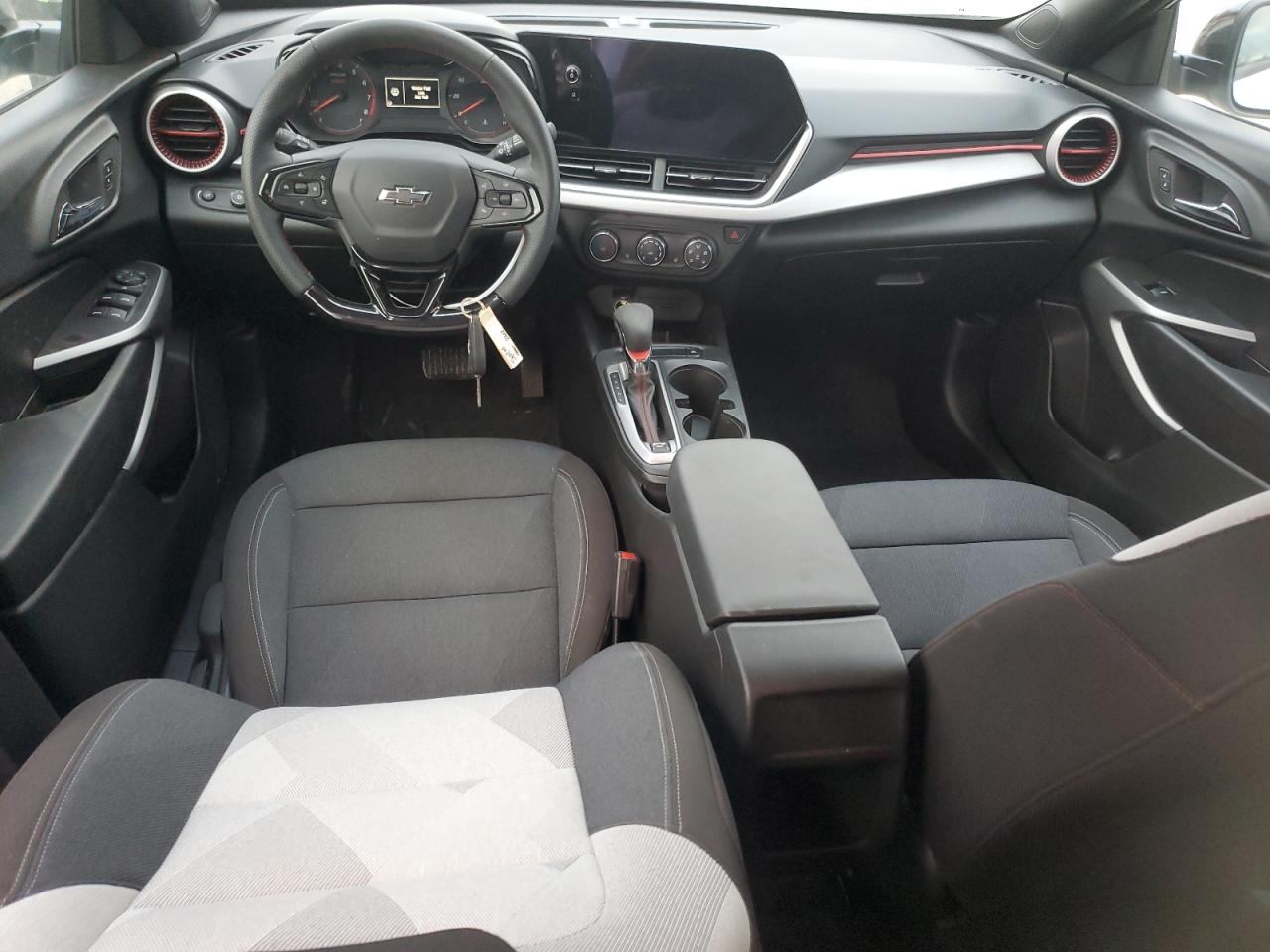 KL77LGE25RC101231 CHEVROLET TRAX 1RS 2024