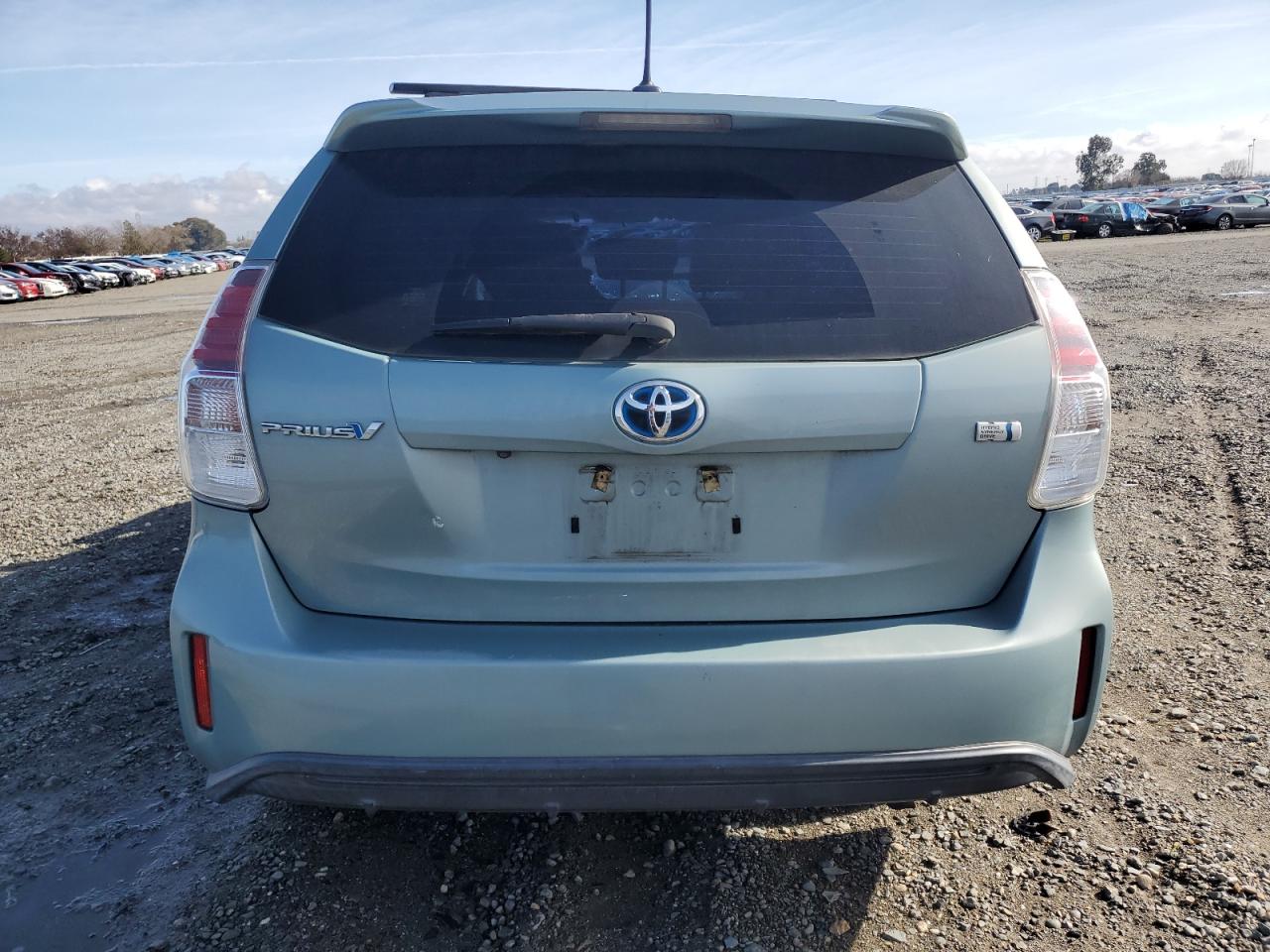 JTDZN3EU6FJ036882 2015 Toyota Prius V