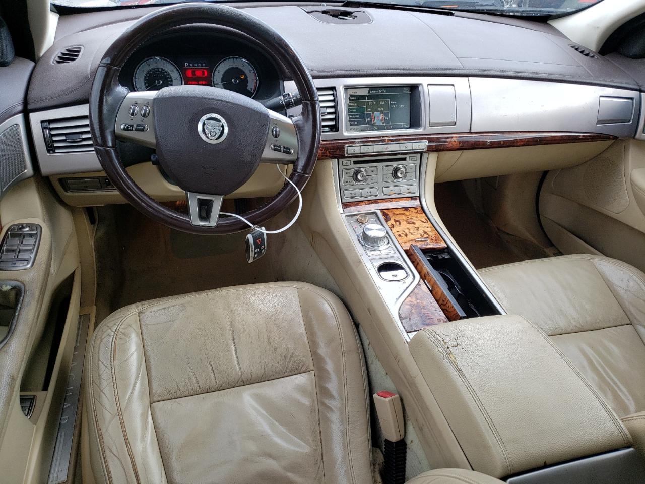 SAJWA05B09HR05601 2009 Jaguar Xf Luxury