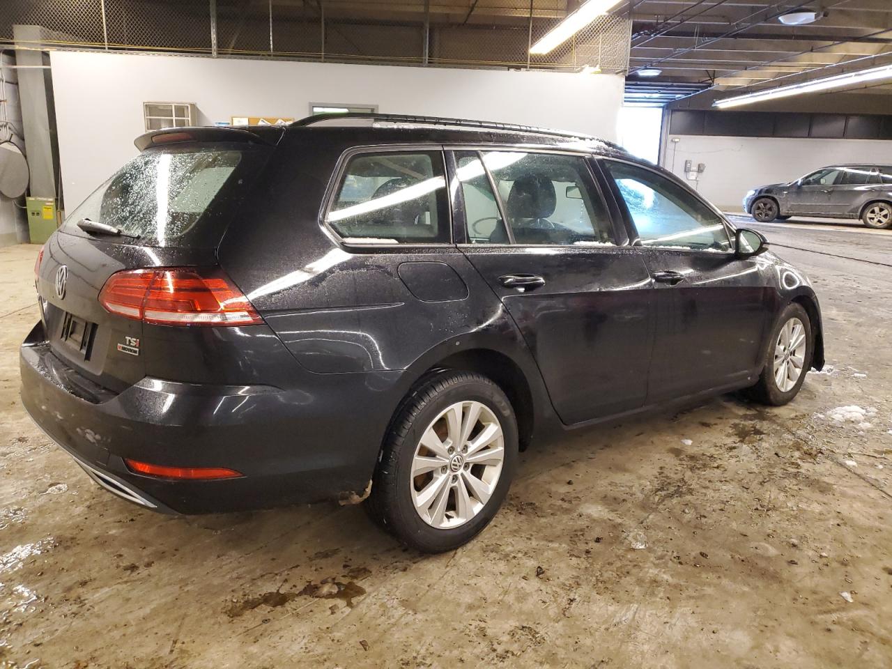 3VW117AU0JM750327 VOLKSWAGEN GOLF 2018