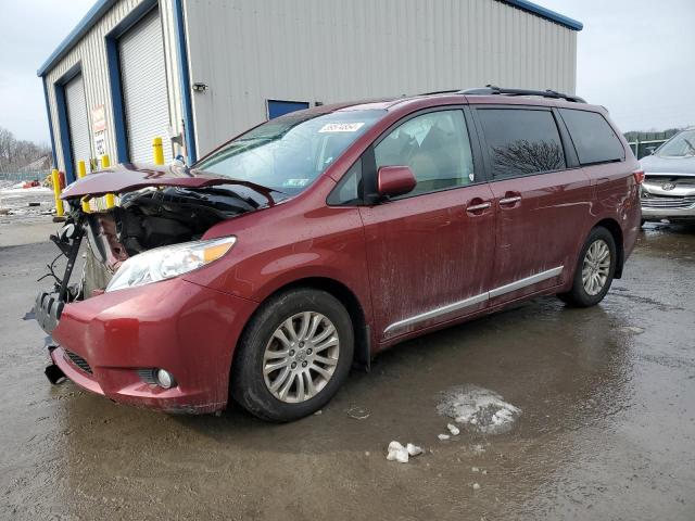 2017 Toyota Sienna XLE