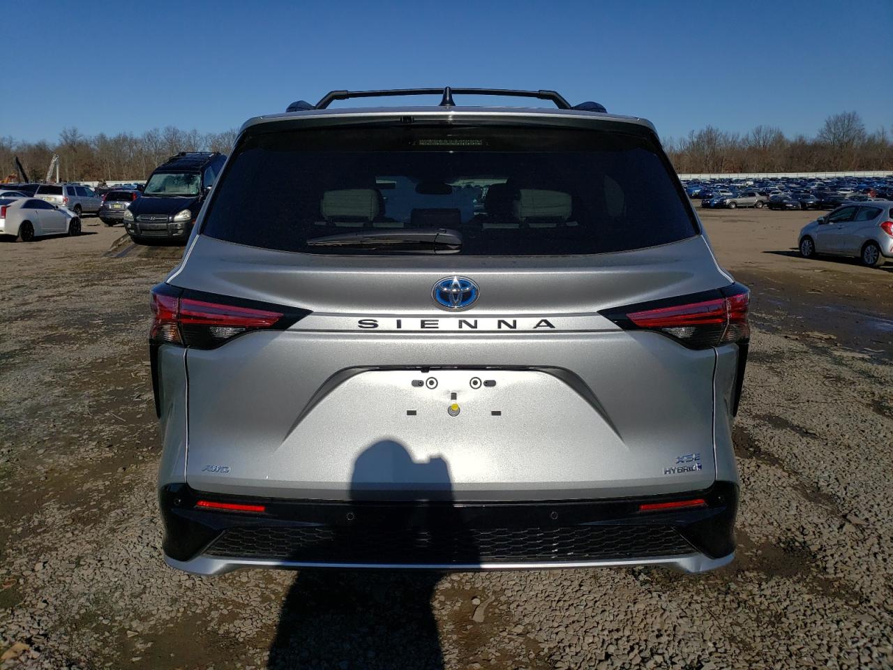 VIN: 5TDDSKFCXRS111027 2024 TOYOTA SIENNA