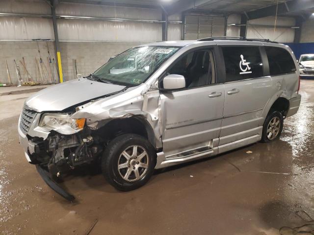 2010 Chrysler Town & Country Touring