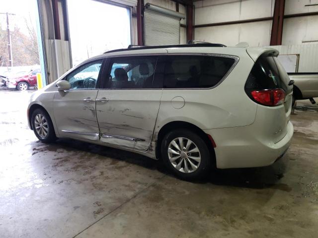 2C4RC1BG5HR553176 2017 CHRYSLER PACIFICA, photo no. 2