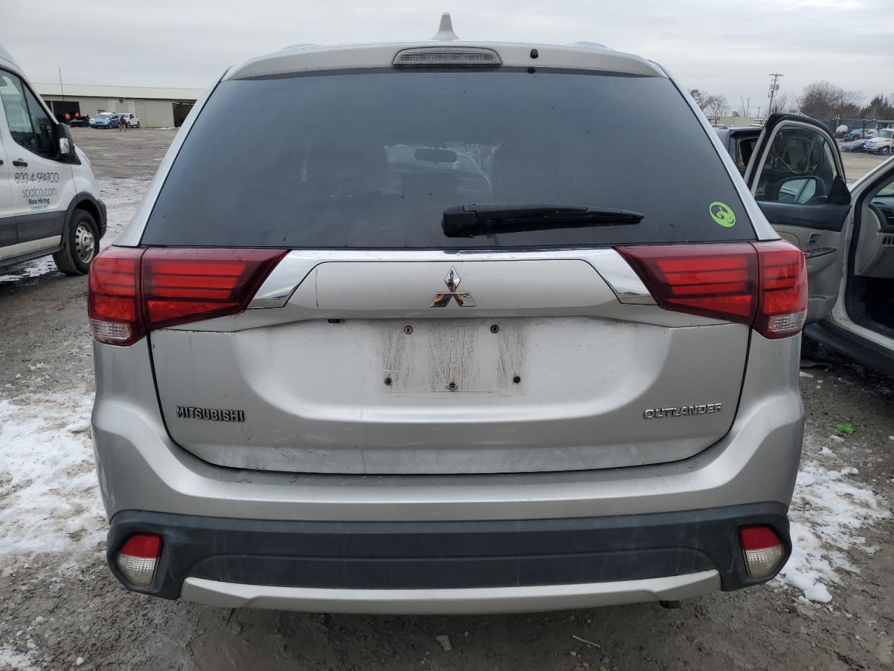 2018 Mitsubishi Outlander Es vin: JA4AD2A34JZ038061