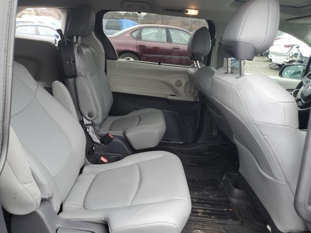 2021 TOYOTA SIENNA XLE - 5TDYRKEC5MS037653