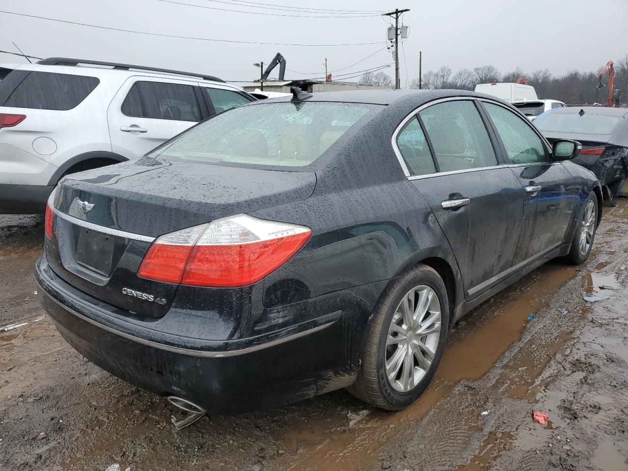 KMHGC4DF5BU121898 2011 Hyundai Genesis 4.6L