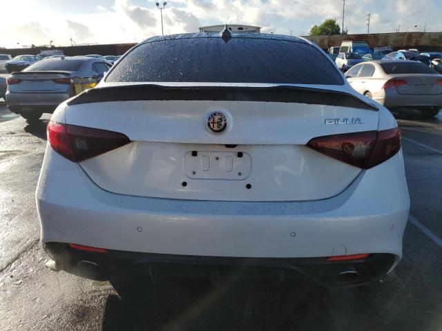 ZARFAECNXH7561925 2017 Alfa Romeo Giulia Ti