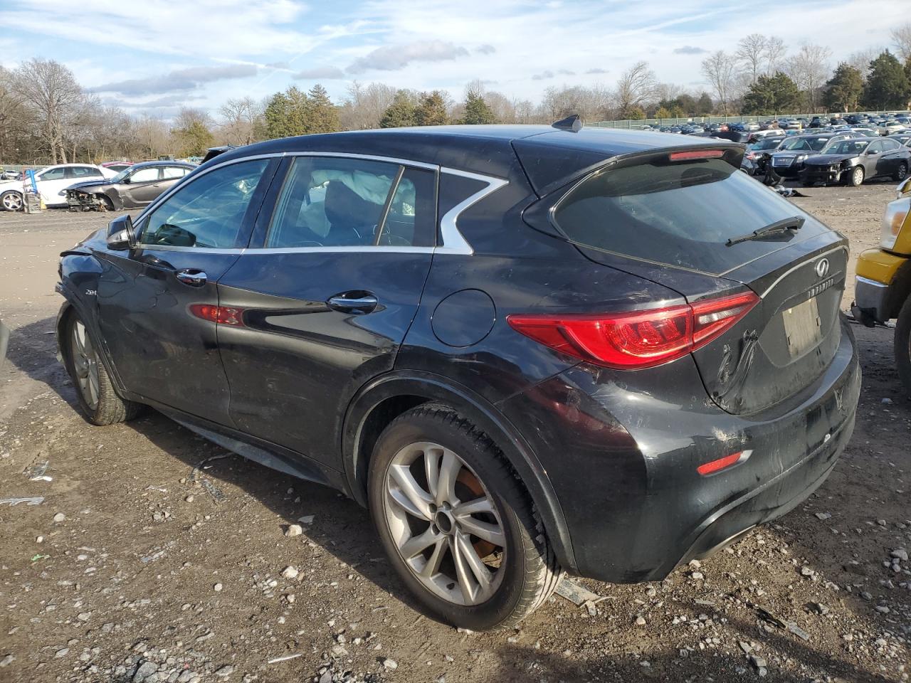 SJKCH5CP2JA057613 2018 Infiniti Qx30 Base