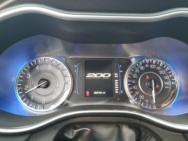 2016 Chrysler 200 - Image 9
