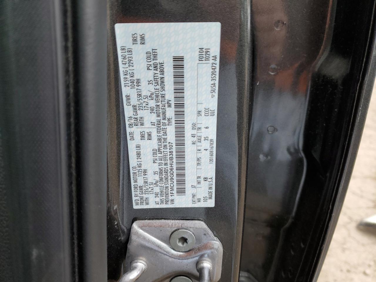 1FMCU9GD6HUB38107 FORD ESCAPE 2017
