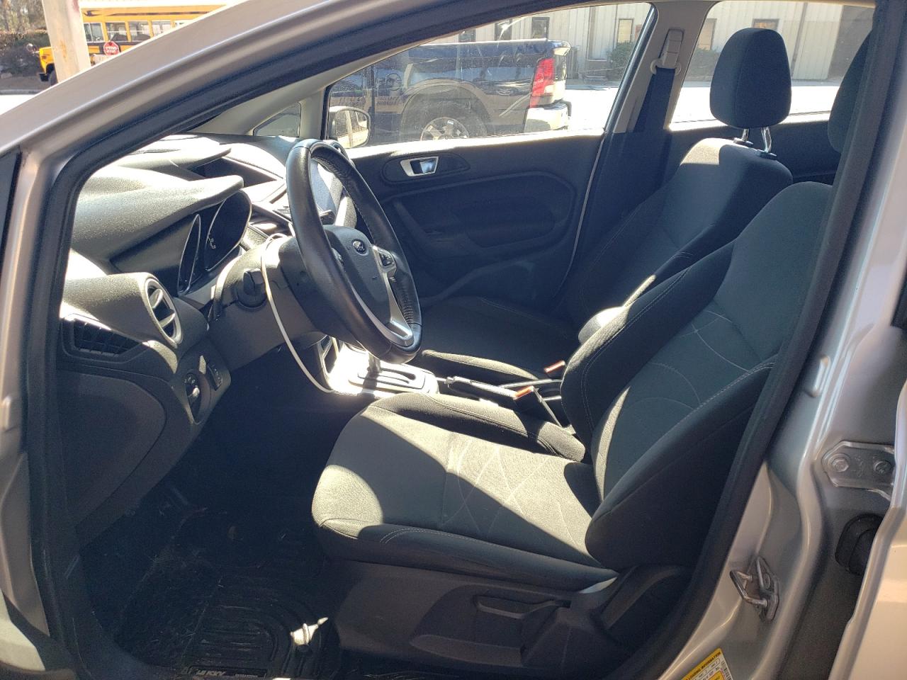 VIN: 3FADP4BJ1GM175963 2016 FORD FIESTA