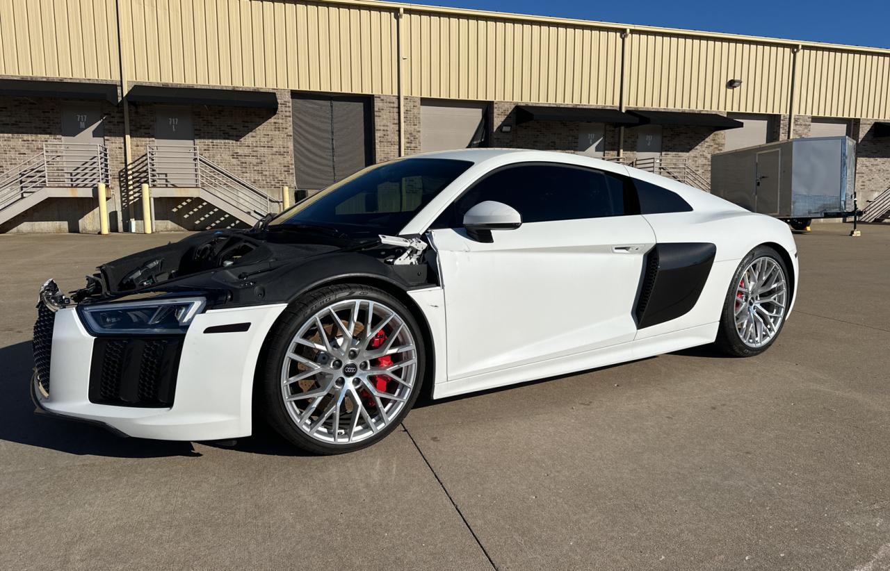 WUAEAAFX3H7902600 2017 Audi R8 5.2 Quattro