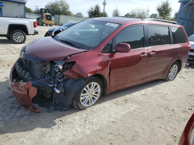 2016 Toyota Sienna XLE