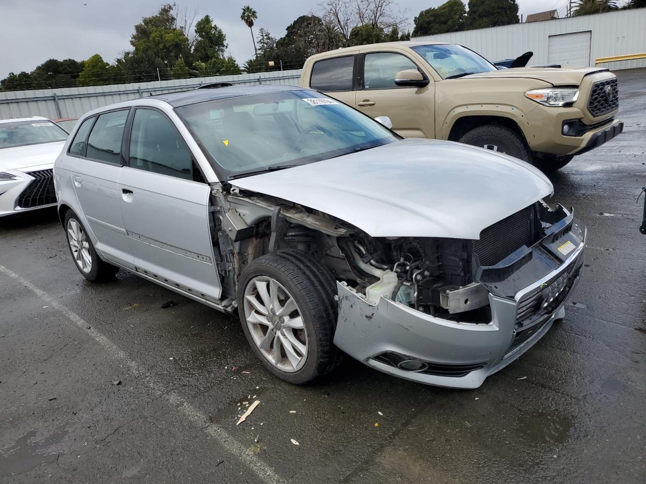 WAUBEAFM2BA136814 2011 Audi A3 Premium