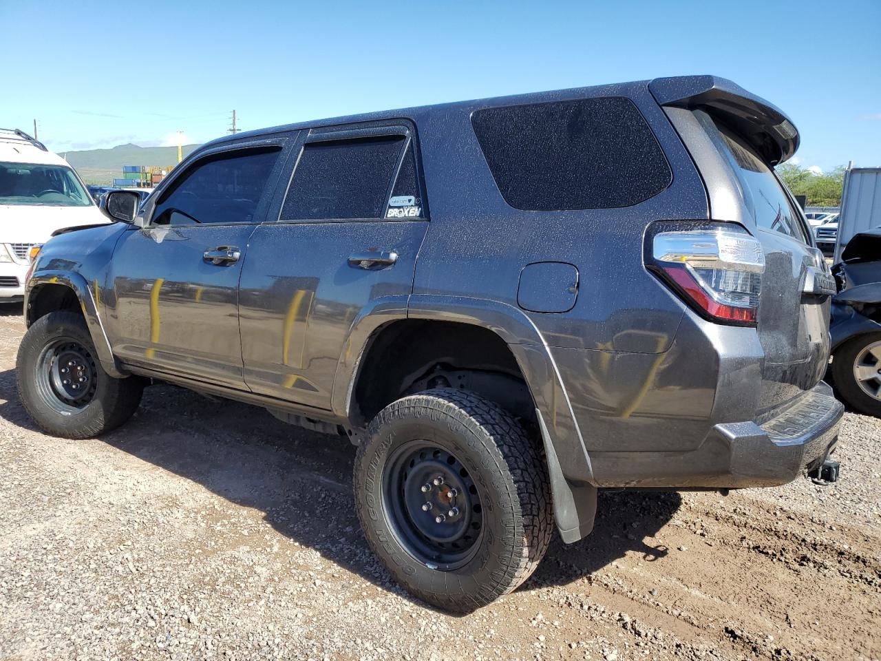 JTEZU5JR6J5186021 2018 Toyota 4Runner Sr5