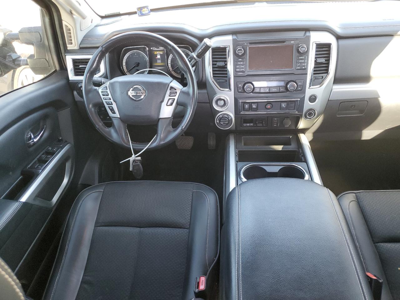1N6AA1E55HN502932 NISSAN TITAN 2017