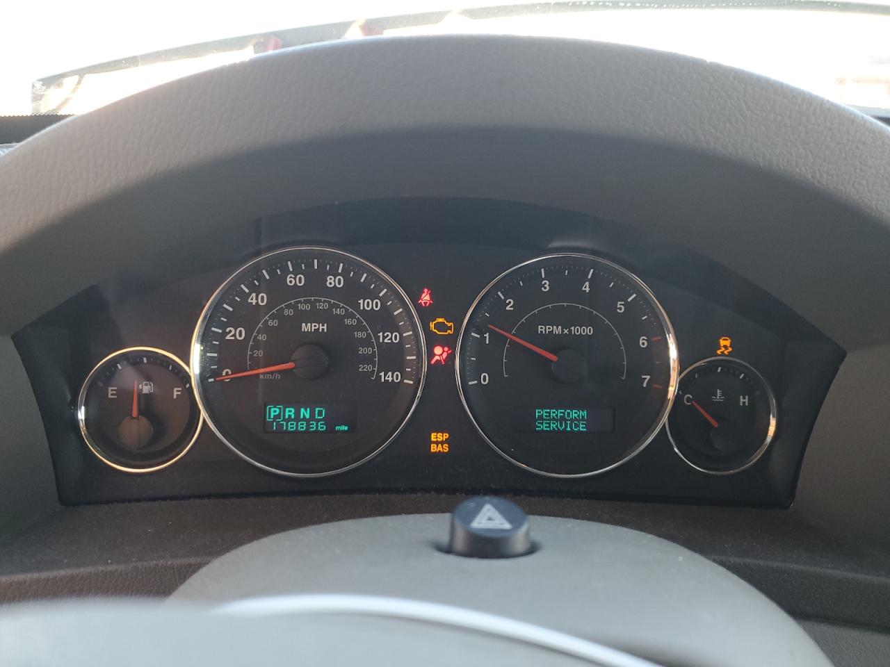 1J8GS48K37C584045 2007 Jeep Grand Cherokee Laredo