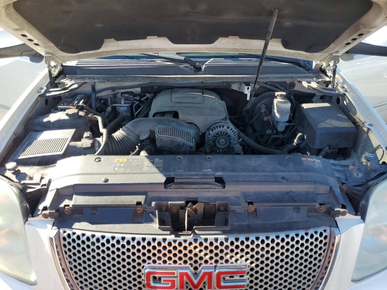 1GKS2MEF8CR233653 2012 GMC Yukon Xl Denali