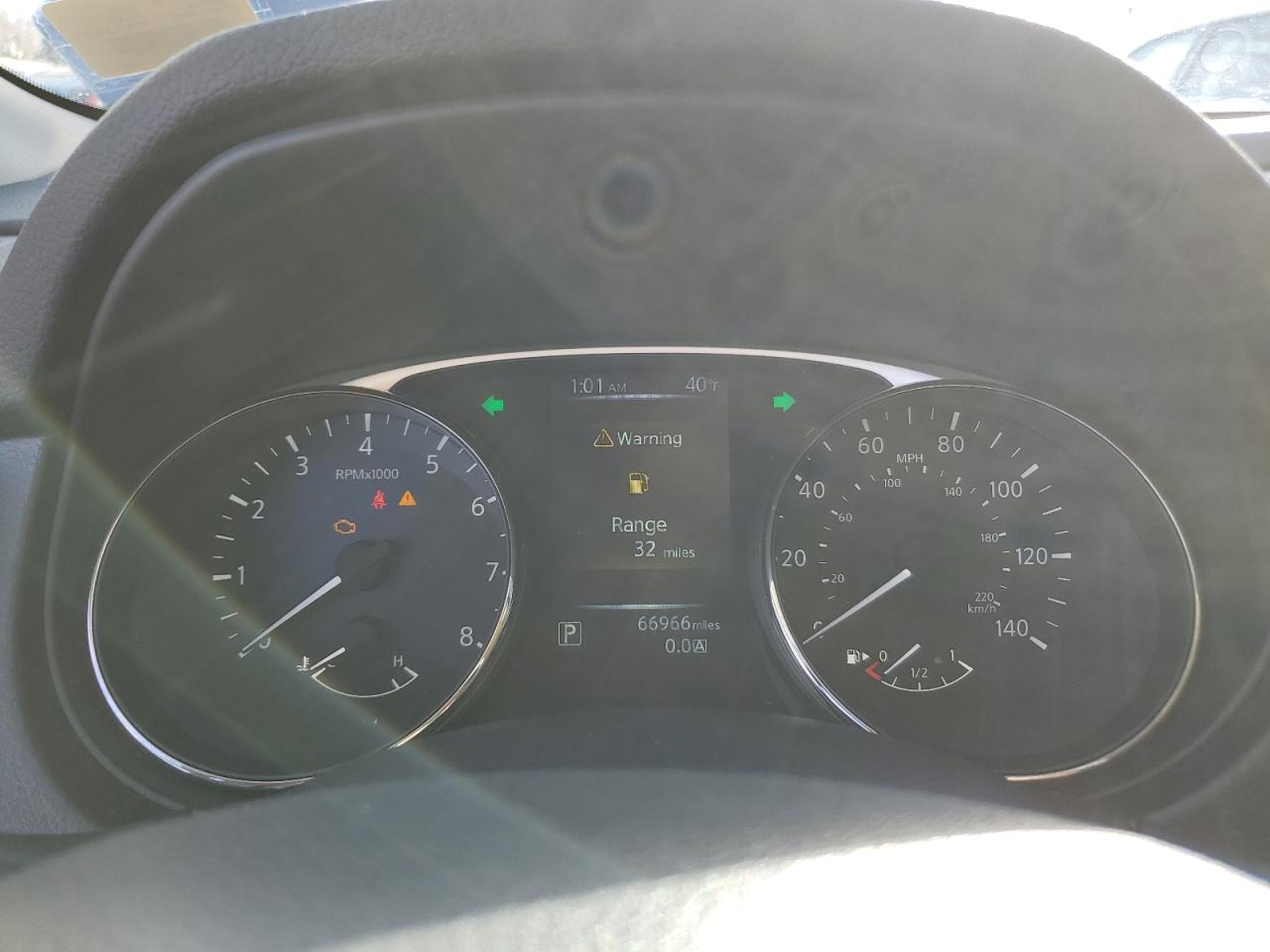 VIN: JN8AT2MV2GW137045 2016 NISSAN ROGUE