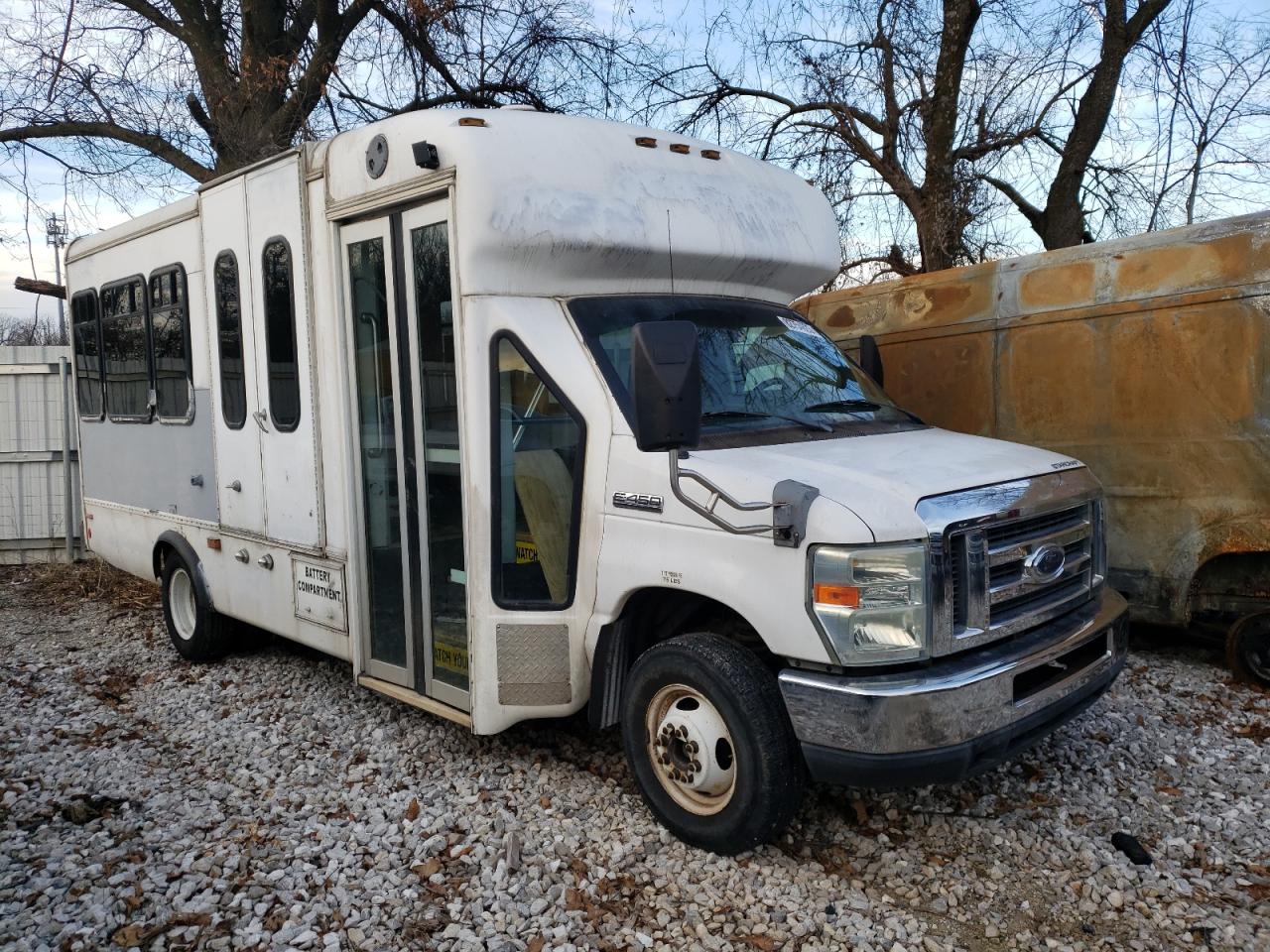 FORD ECONOLINE E450 SUPER DUTY CUTAWAY VAN