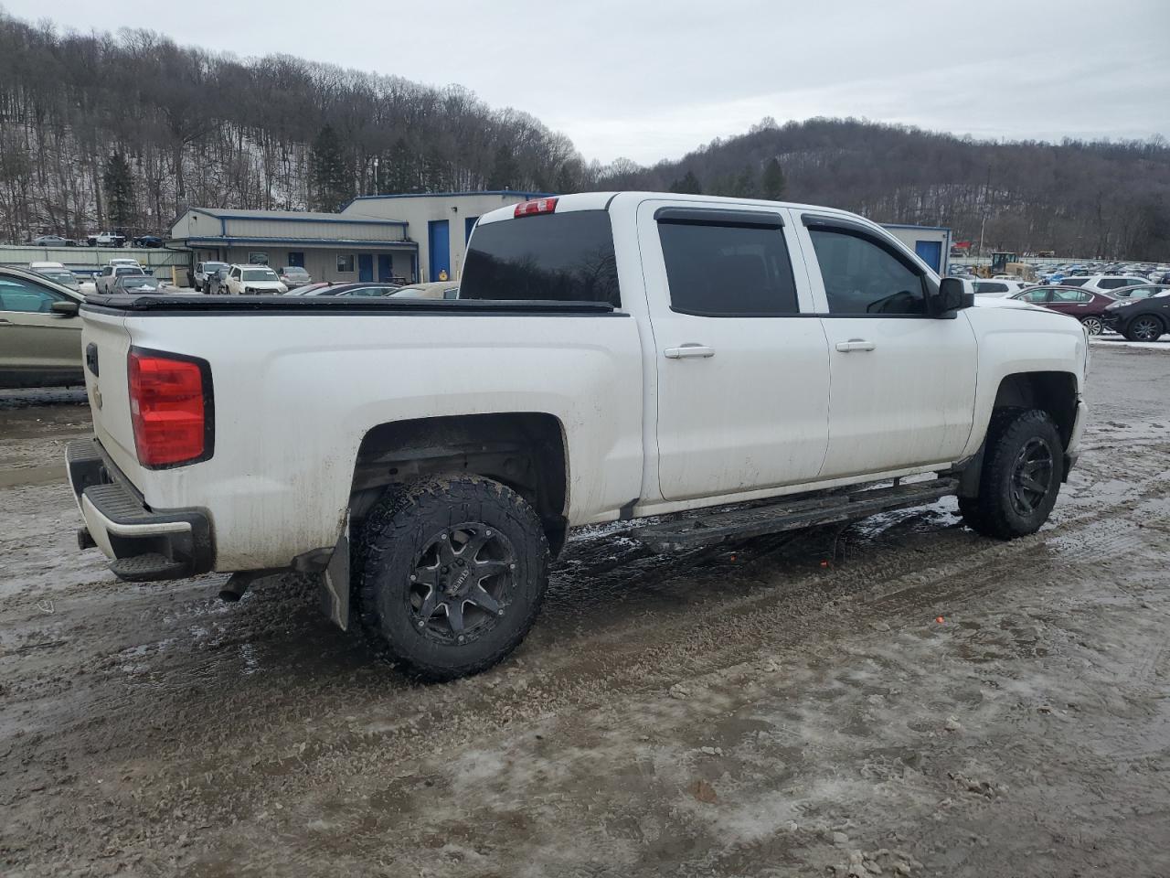 3GCUKREC8HG385883 CHEVROLET ALL Models 2017