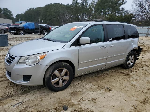 2009 Volkswagen Routan SE