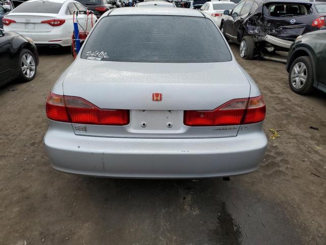 1HGCG6654YA045805 | 2000 Honda accord lx