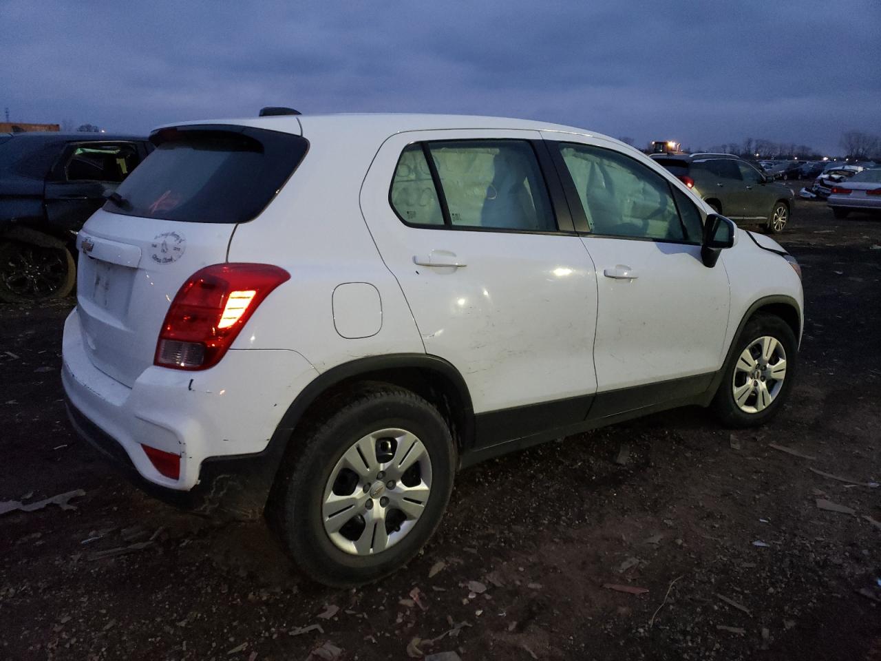 KL7CJKSB3JB525710 CHEVROLET TRAX 2018