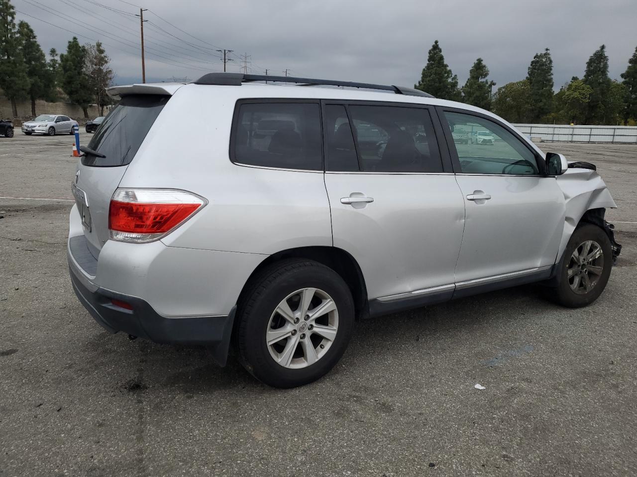 5TDBK3EH5DS211572 2013 Toyota Highlander Base 5TDBK3EH5DS211572 2013 Toyota Highlander Base