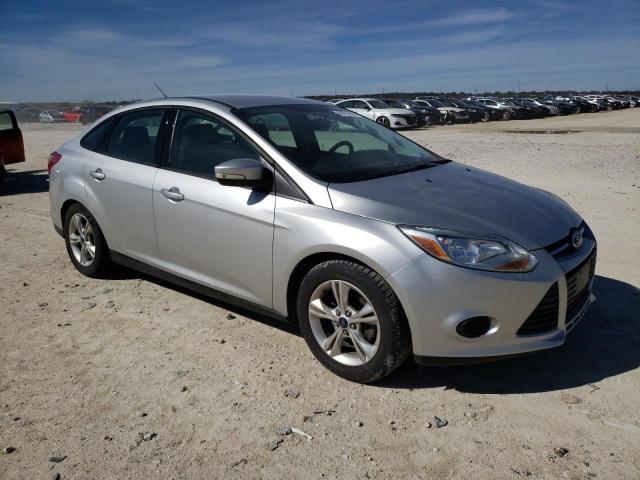 VIN 3KPF44AC6RE815340 2014 FORD FOCUS no.4