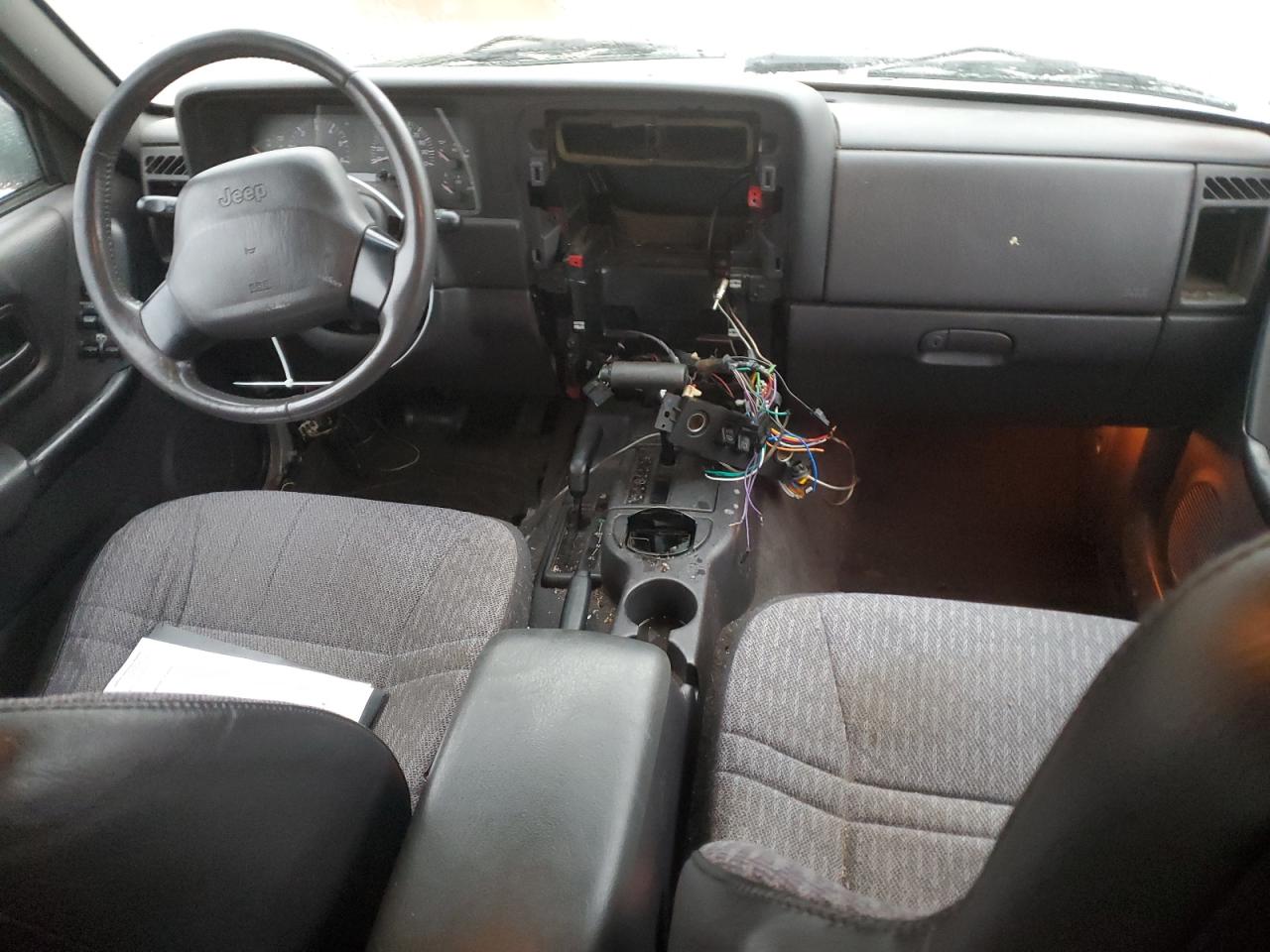 1j4ff48s7yl226191 1J4FF48S7YL226191 2000 Jeep Cherokee Sport